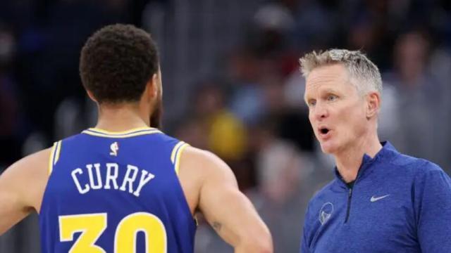 赛事走势-勇士角色球员拖后腿 冲冠只剩交易换血一条路？