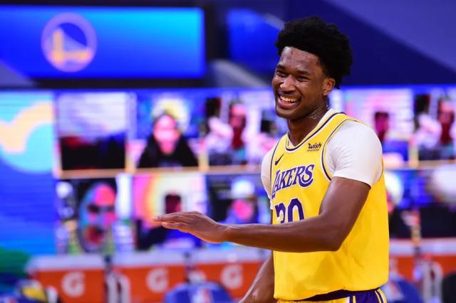 赛事走势-自由球员市场揭幕湖人也忙活，第一天有不少收获