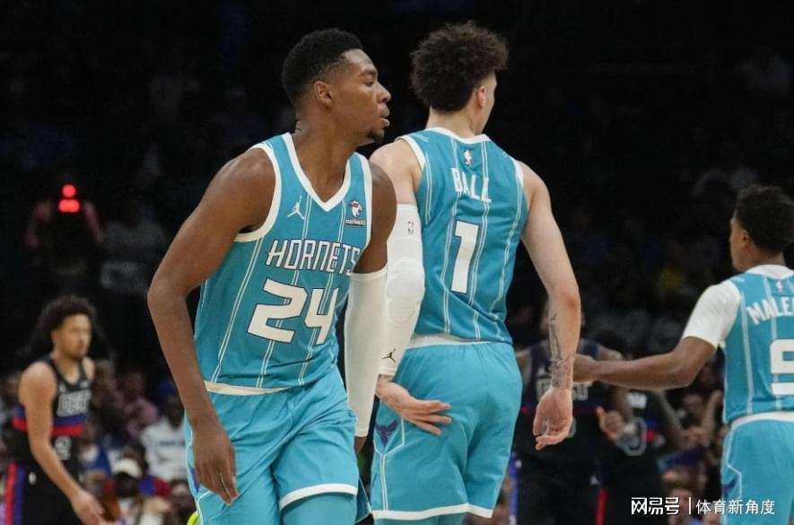 足球即时比分-狂送29分，6连胜的“三少”，东部格局要变了