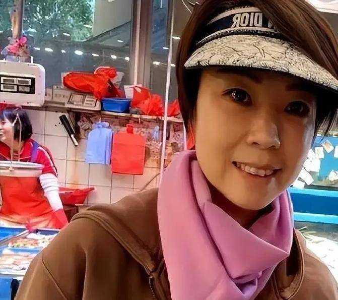 百家欧指-17年恩爱敌不过现实，65岁徐威明显苍老，45岁张怡宁依旧惊艳|马艳红|北京奥运会|爱情|乒乓球|陈梦_新浪体育_新浪新闻