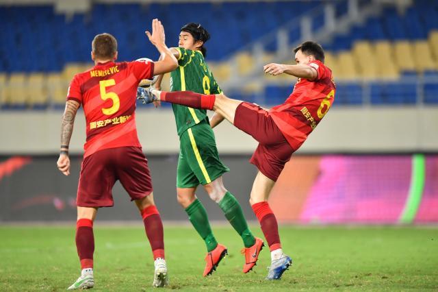 足球即时比分-【中超】侯森多次扑救巴坎布失单刀 河北队0比0国安