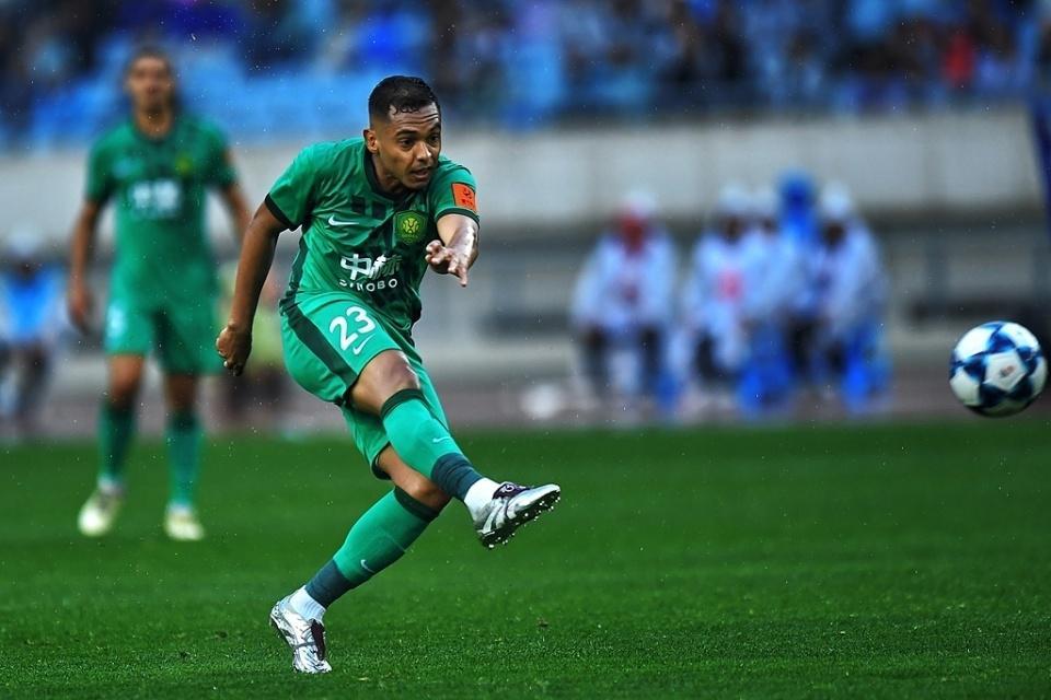 现场比分-离谱？国安29岁外援遭不可明说的伤病 回国做手术感染+现已不能动